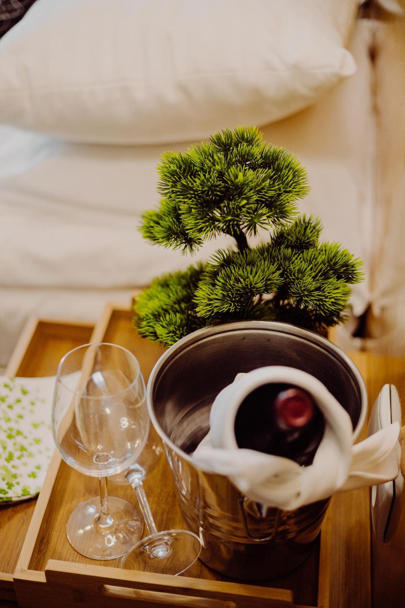 Hotel Bonsai Ниемча Екстериор снимка