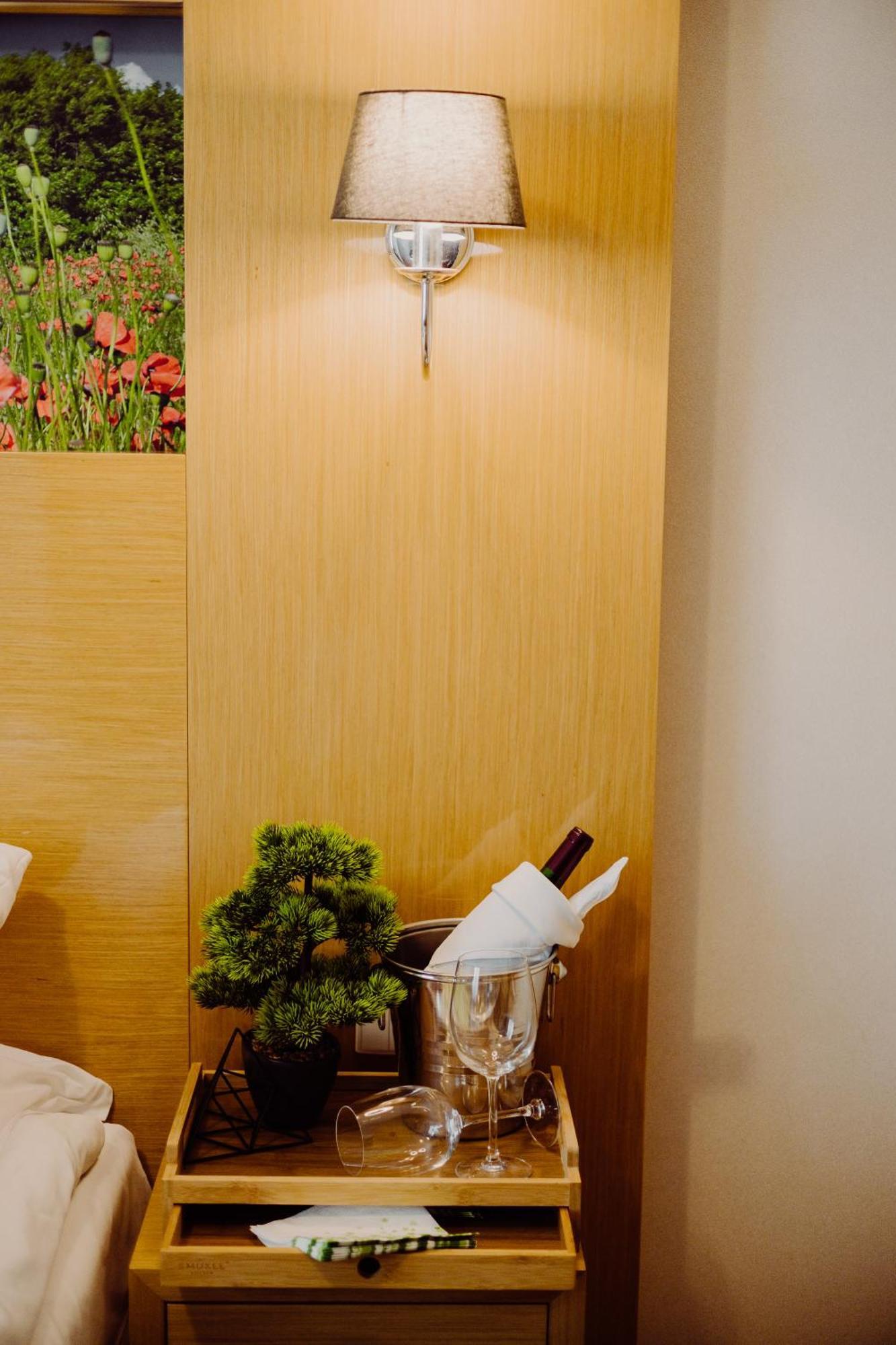 Hotel Bonsai Ниемча Екстериор снимка