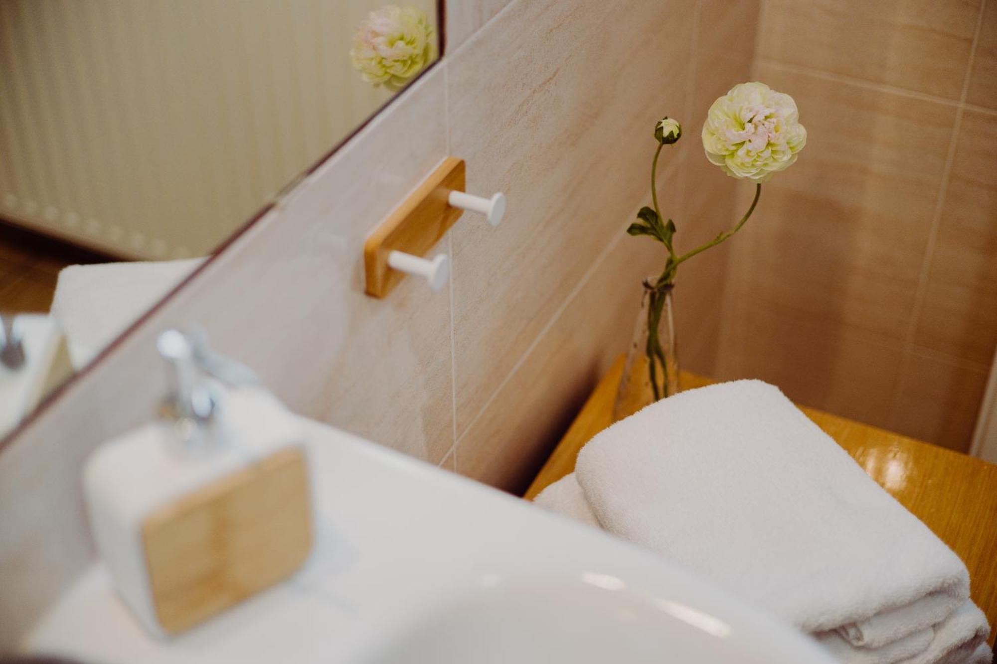 Hotel Bonsai Ниемча Екстериор снимка