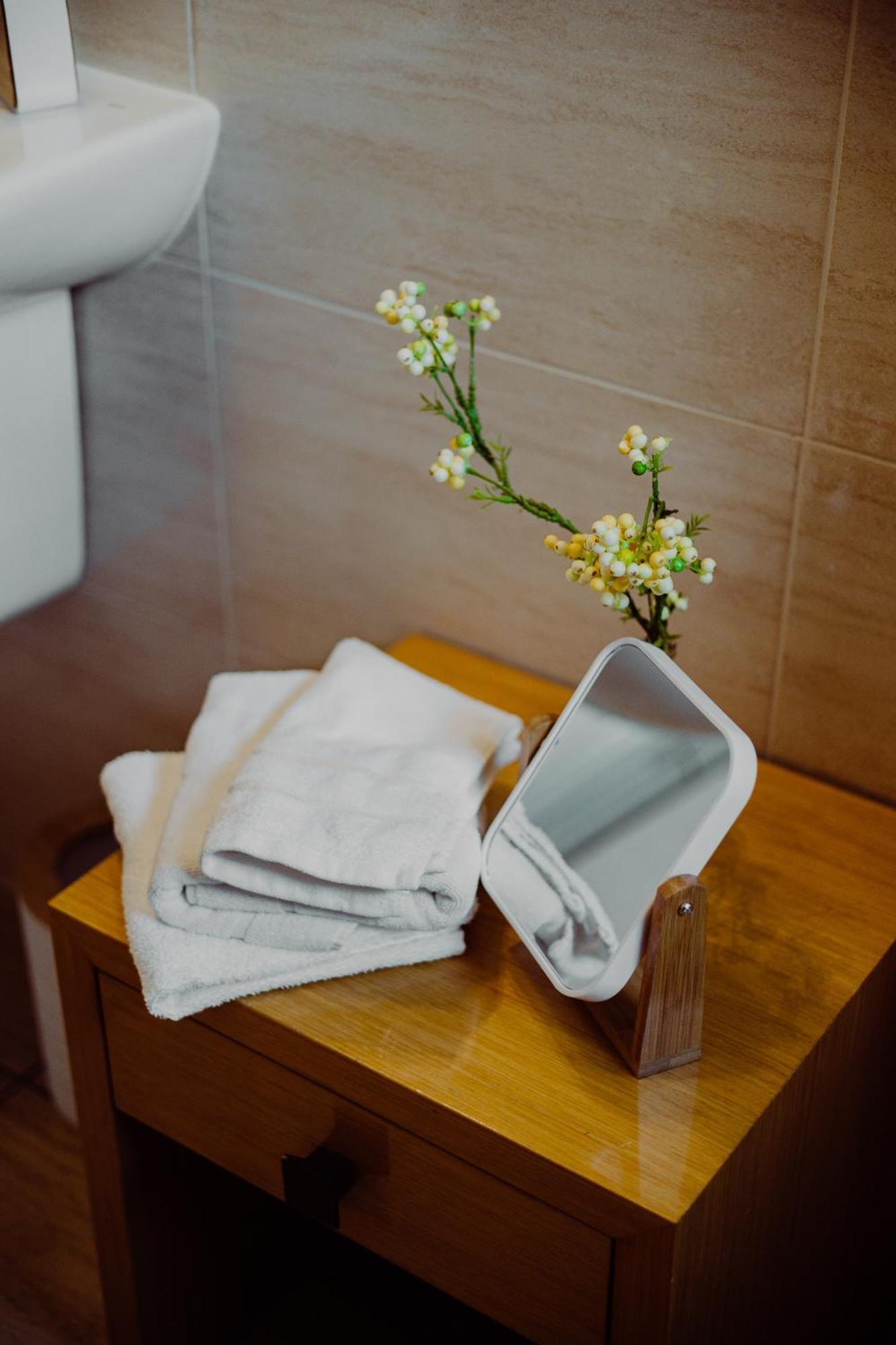 Hotel Bonsai Ниемча Екстериор снимка