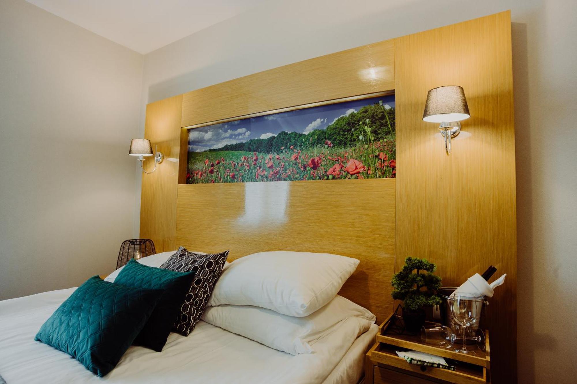 Hotel Bonsai Ниемча Екстериор снимка